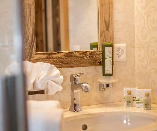 Palace Luxury Wellness And Boutique Ski-in-out Apartment Saas-Fee