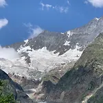 Апартаменти Palace Luxury Wellness And Boutique Ski-in-out *