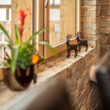 Palace Luxury Wellness And Boutique Ski-in-out Зас-Фе